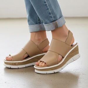 SOREL Joanie III Slingback Wedge Sandal Wood Grain Tan